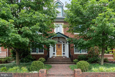 401 W King Street, Shippensburg, PA 17257