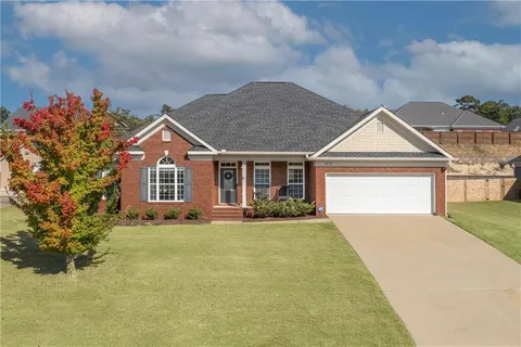 2719 Sawgrass Lane, Phenix City, AL 36867