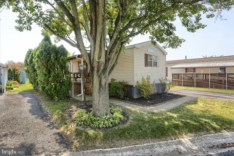 Primary image of 72 Ridgewood Manor, Manheim, PA 17545