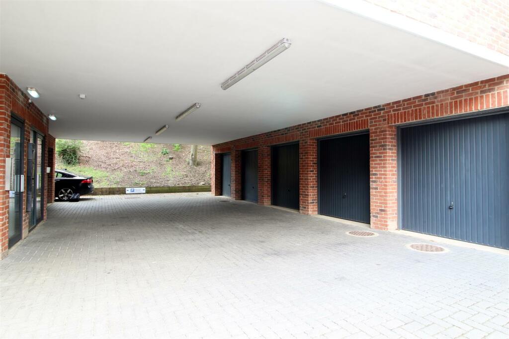 Additional image 5 of Green Close, Brookmans Park
