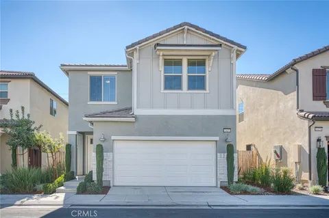 1437 E Via Viola Way, Fresno, CA 93730