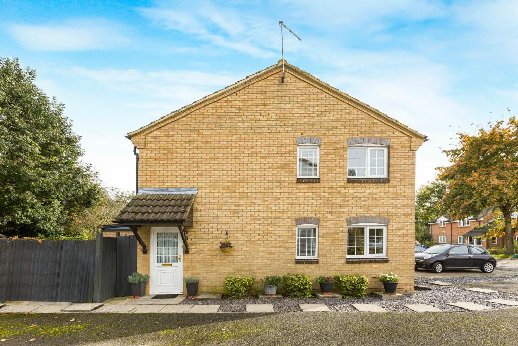 Vincenzo Close, Welham Green, AL9