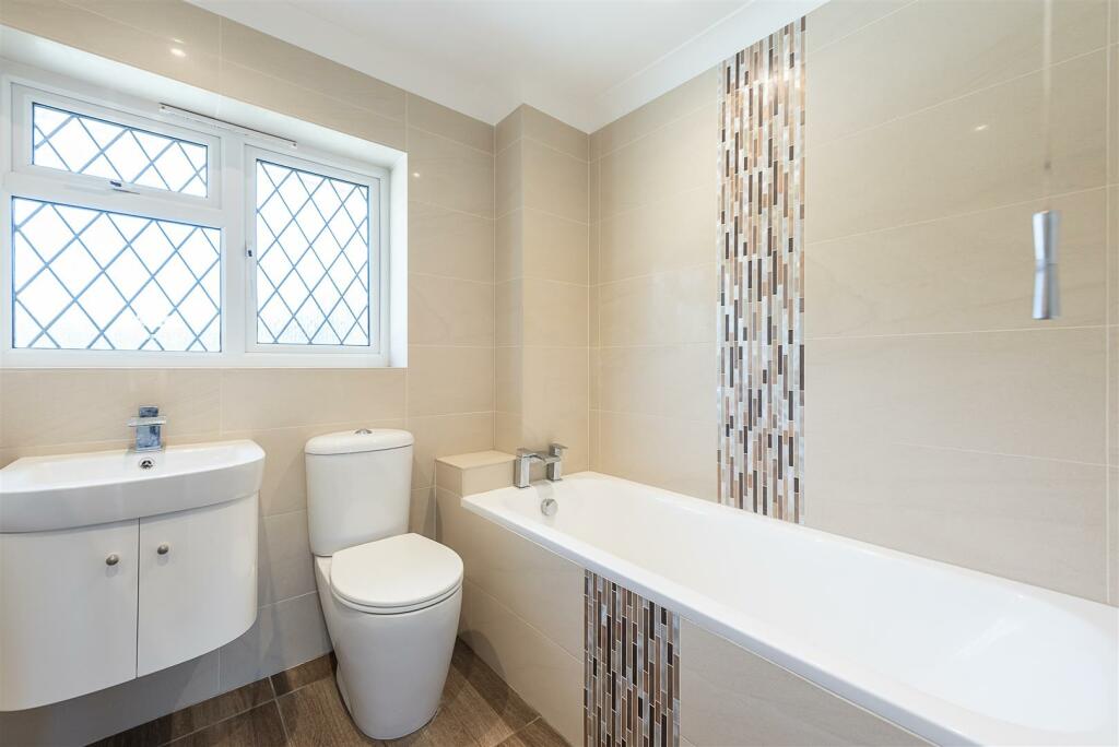Additional image 8 of Pickford Hill, Harpenden