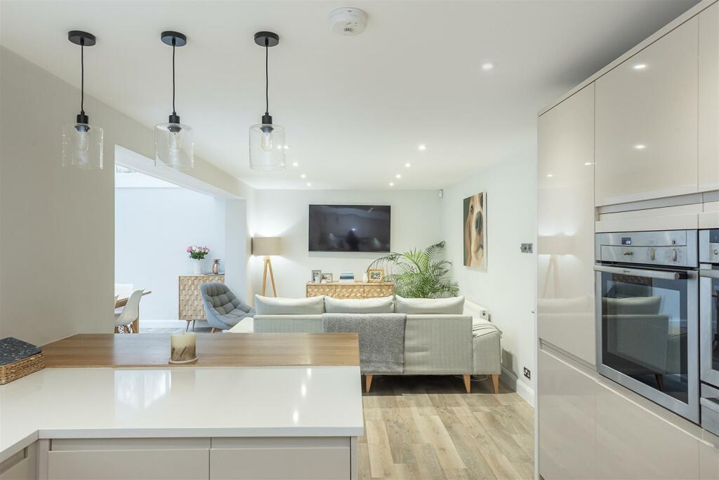 Additional image 5 of Ridgewood Drive, Harpenden