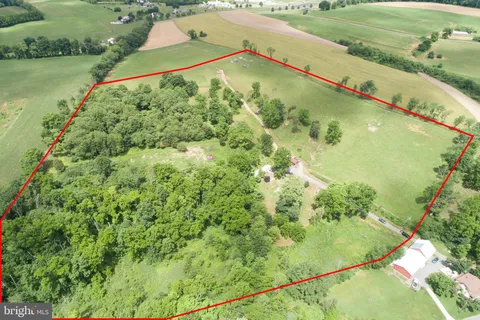 204 Little Round Top, Lenhartsville, PA 19534