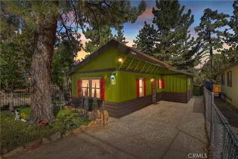 Primary image of 571 Pine Lane, Sugarloaf, CA 92386