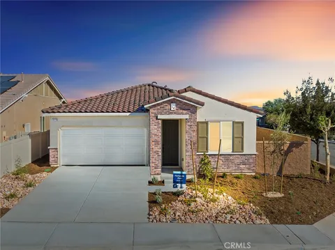 13176 Upland Court, Hesperia, CA 92344