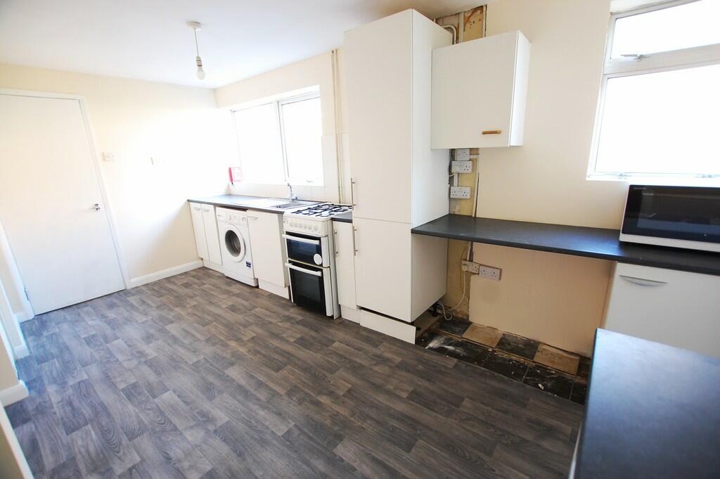 Additional image 5 of Broom Close, Hatfield