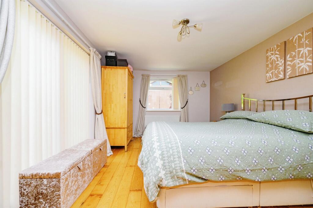 Additional image 11 of Chiswell Green Lane, St. Albans