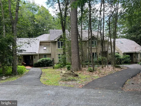 616 Uncas Lane, Pocono Pines, PA 18350