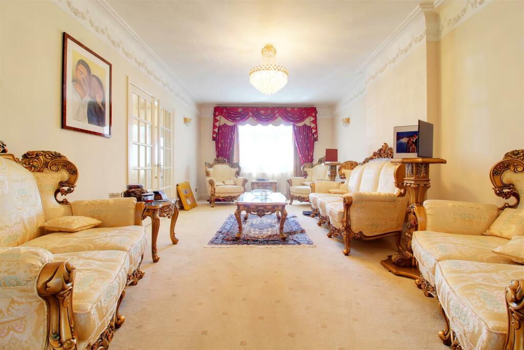 Additional image 12 of Mymms Drive, Brookmans Park