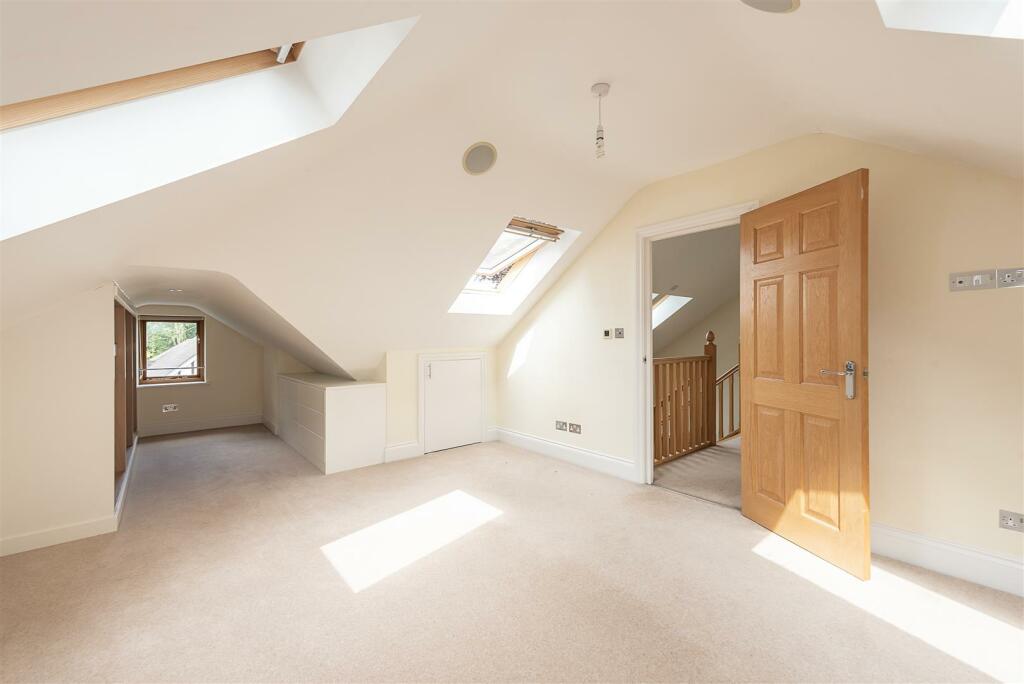 Additional image 9 of Broad Oaks Close, Harpenden
