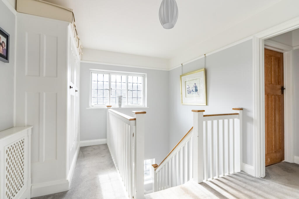 Additional image 21 of Watling Street, Park Street, St. Albans, Hertfordshire, AL2