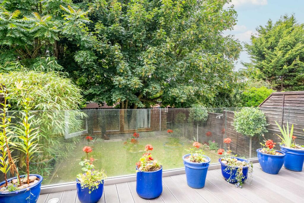 Additional image 19 of Mount Drive, Park Street, St. Albans, Hertfordshire, AL2