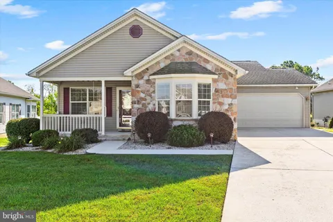 64 Lantern Lane, Shippensburg, PA 17257