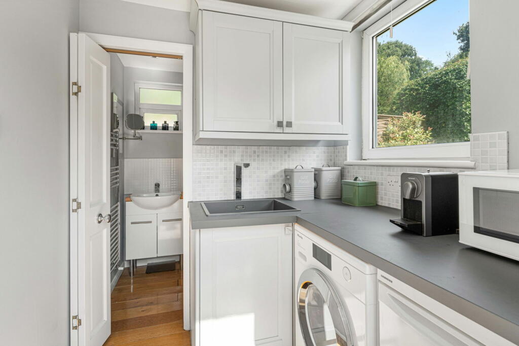 Additional image 36 of Codicote Road, Welwyn, AL6