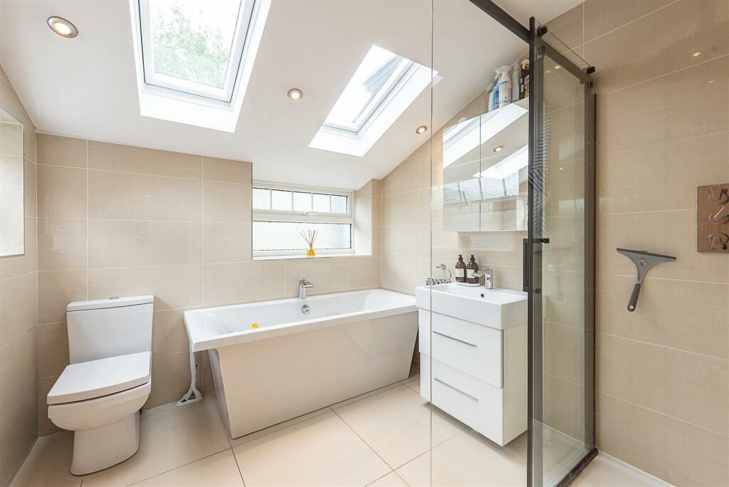 Additional image 10 of Park Mount, Harpenden