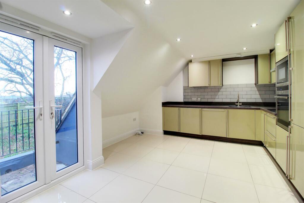 Additional image 6 of Green Close, Brookmans Park