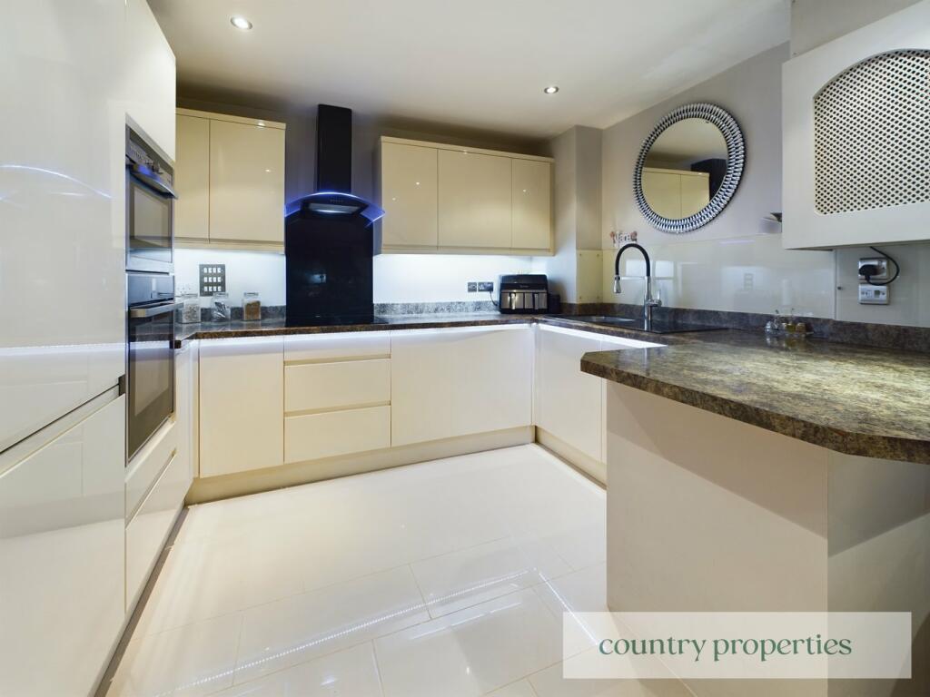 Additional image 3 of Wendover Lodge, Church Street, WELWYN, AL6