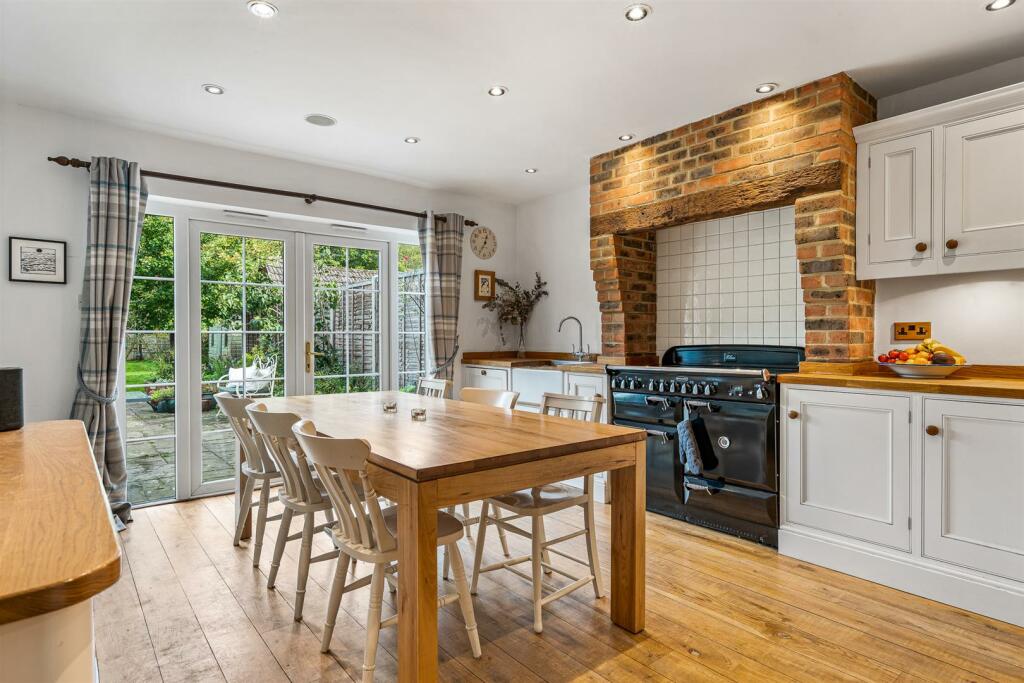 Additional image 4 of Pottersheath Road, Welwyn