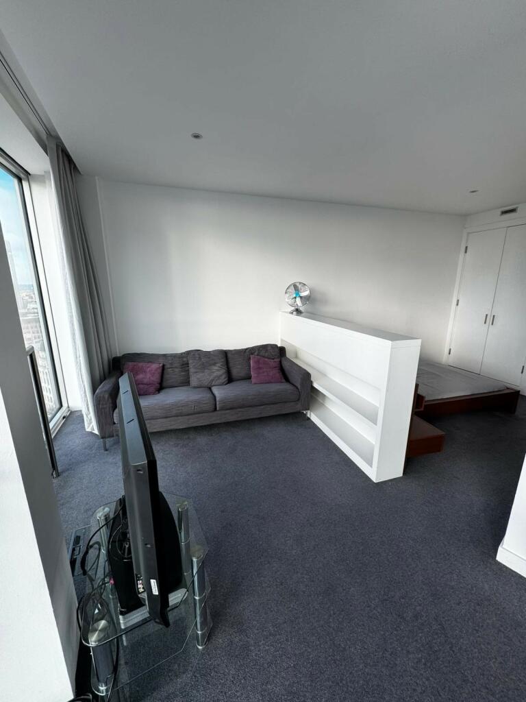 Additional image 5 of Apartment 1711, The Rotunda, 150 New Street, Birmingham B2 4PG