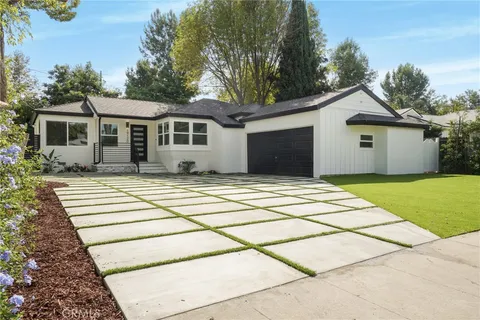 19120 Bessemer Street, Tarzana, CA 91335