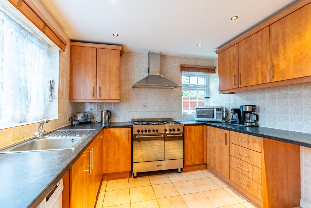 Additional image 8 of Manor Drive, St. Albans, Hertfordshire, AL2