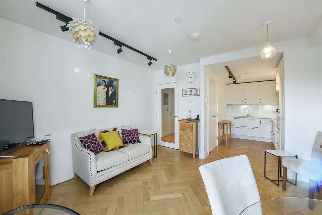 Additional image 4 of Leyton Road, Harpenden