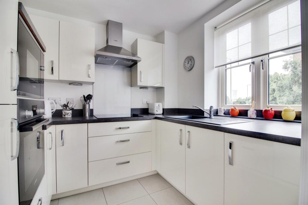 Additional image 6 of Great North Road, Hatfield