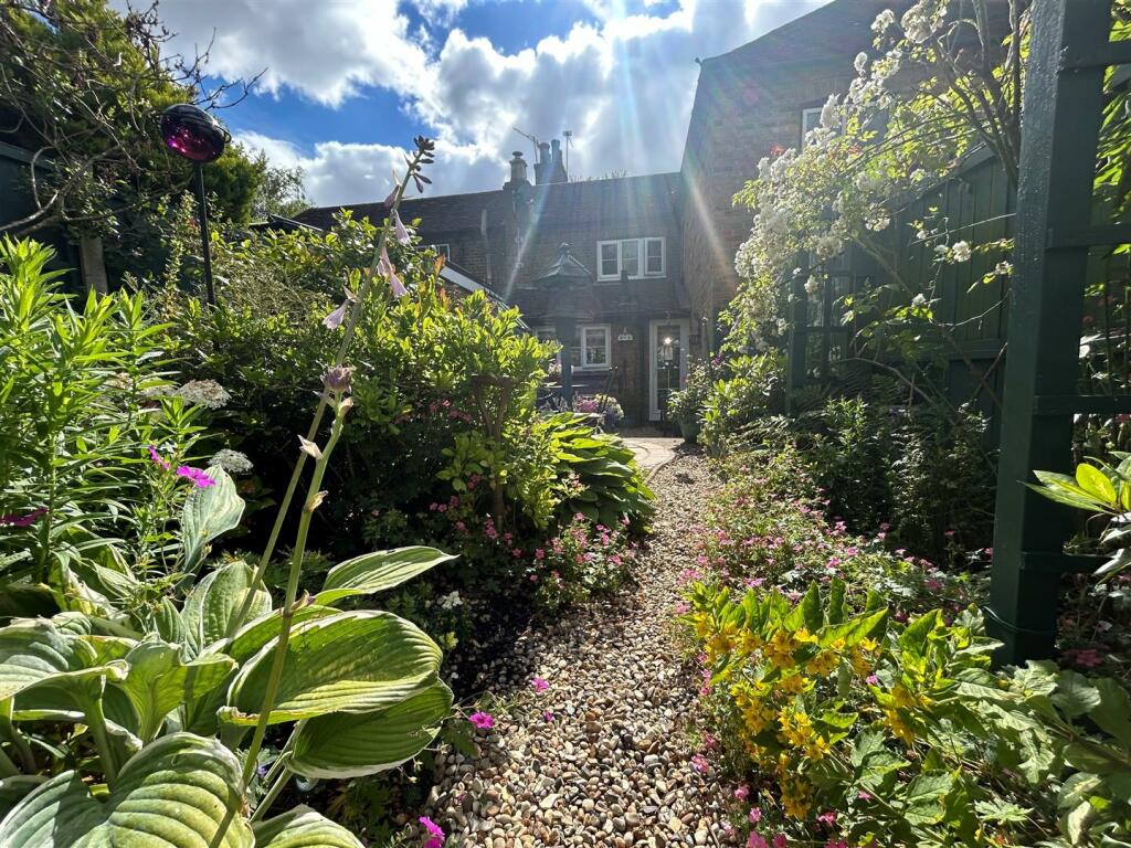 Additional image 18 of School Lane, Bricket Wood, St. Albans