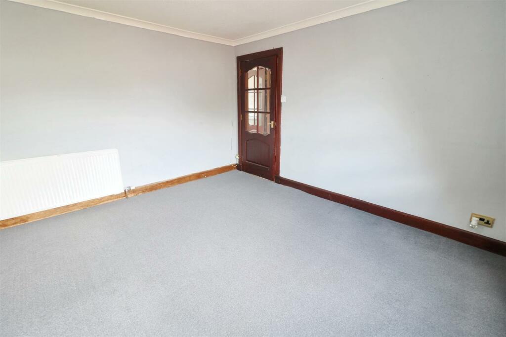 Additional image 3 of 75 Den Crescent, Keith