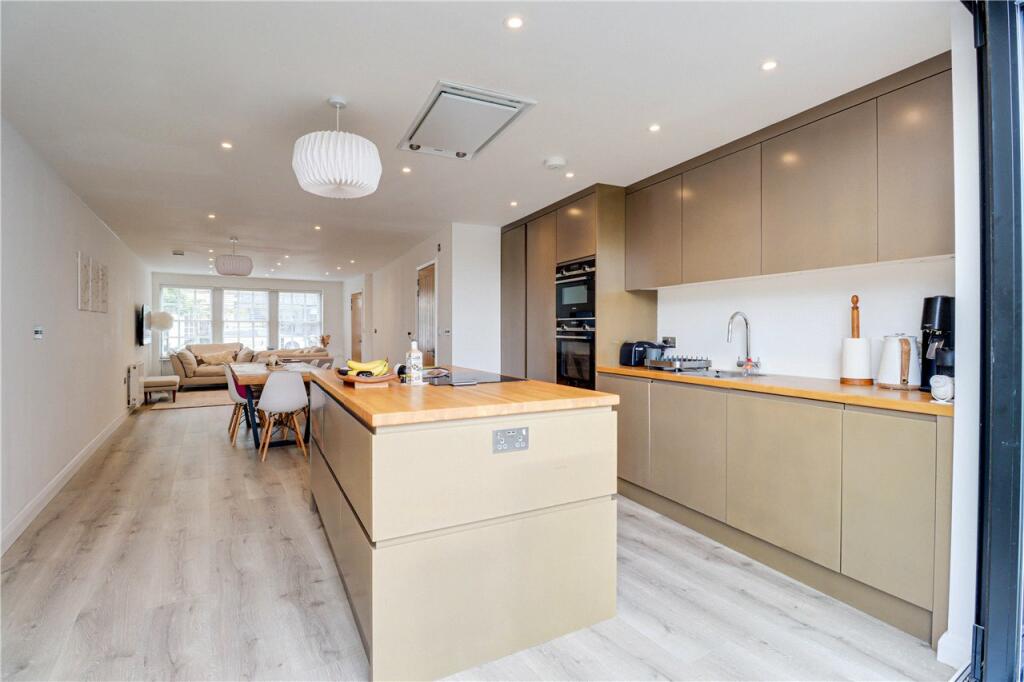 Additional image 6 of Victoria Street, St. Albans, Hertfordshire