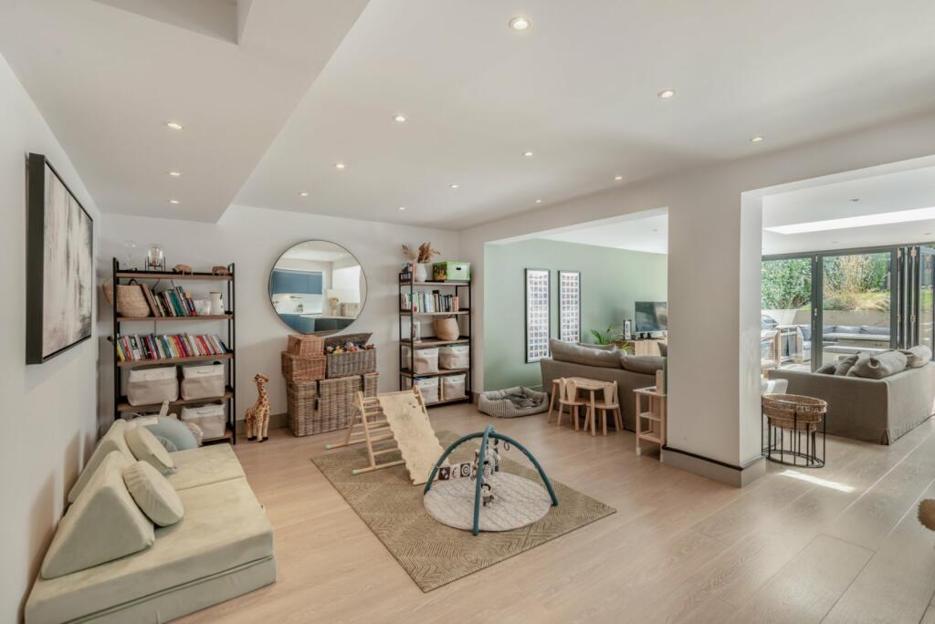 Additional image 8 of Batchwood Drive, St. Albans, Hertfordshire