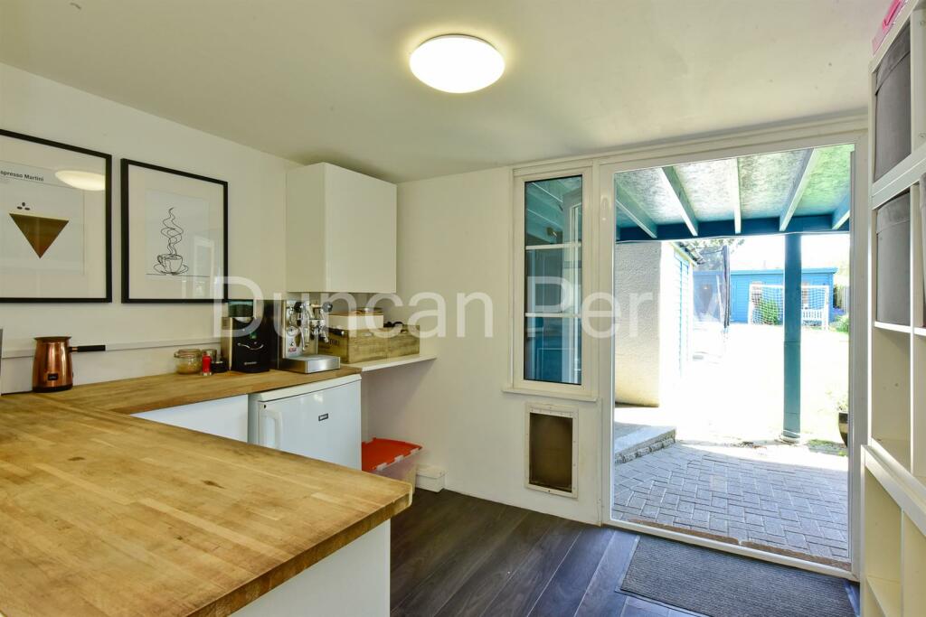 Additional image 5 of Oaklands Avenue, Brookmans Park