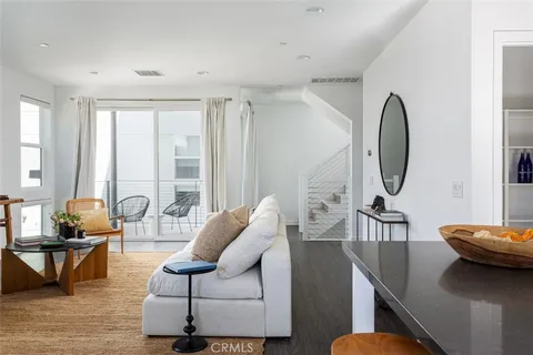 132 Mercer Way, Costa Mesa, CA 92627