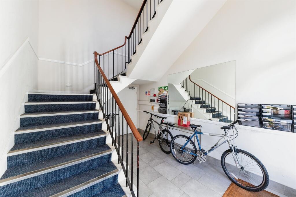 Additional image 15 of Stonehills, Welwyn Garden City