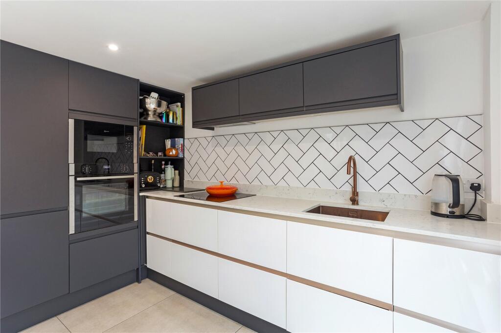 Additional image 9 of Coldharbour Lane, Harpenden, Hertfordshire, AL5