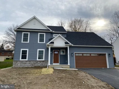 329 W Fritz Avenue, Quarryville, PA 17566