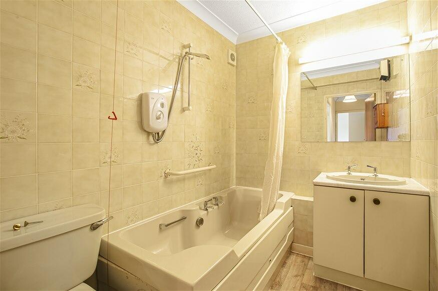 Additional image 7 of Roundwood Lane, Harpenden, AL5