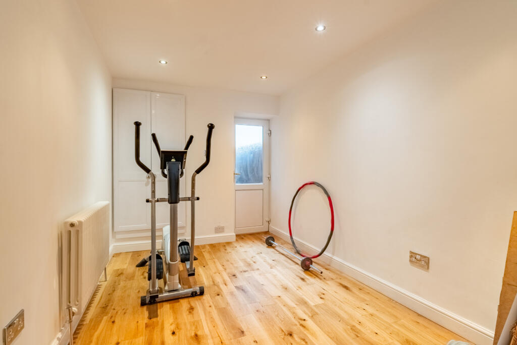 Additional image 11 of Mount Drive, Park Street, St. Albans, Hertfordshire, AL2