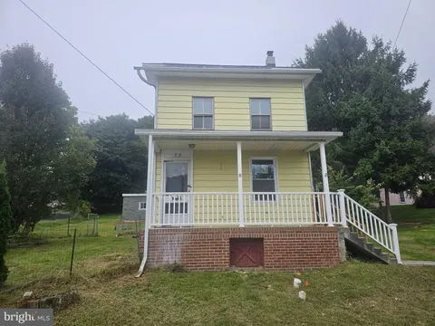 73 N Maple Avenue, Pottsville, PA 17901