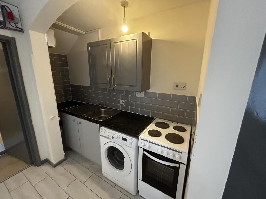 Additional image 2 of Worlds End Lane, Quinton