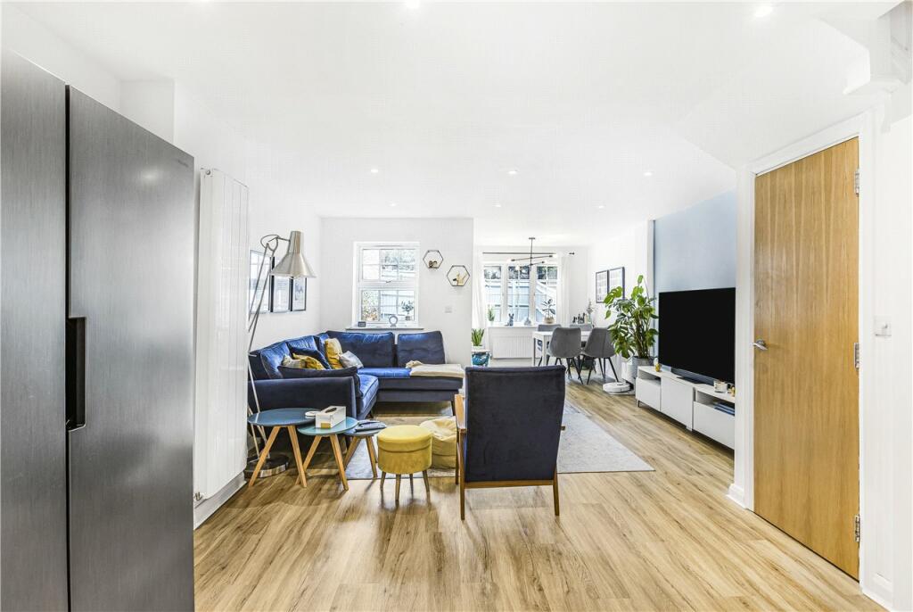 Additional image 4 of De Soissons Close, Welwyn Garden City, Hertfordshire, AL8