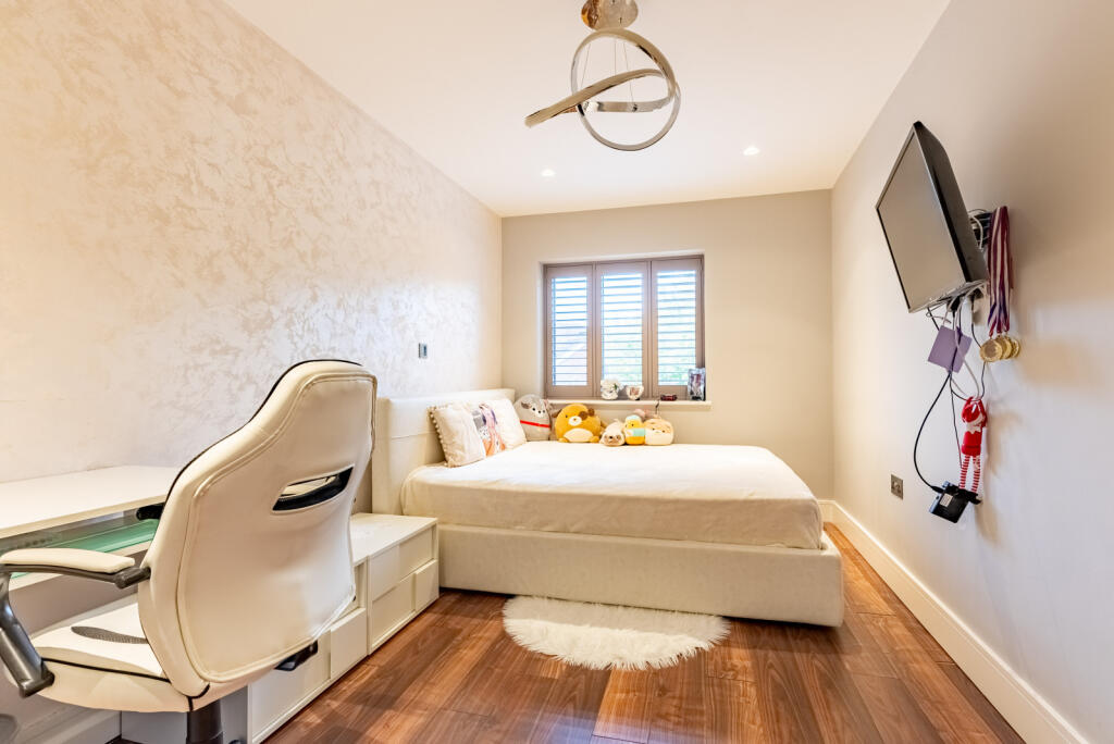 Additional image 16 of Nimrod Close, St. Albans, Hertfordshire, AL4