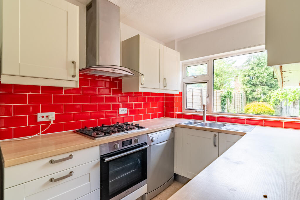 Additional image 6 of The Cleave, Harpenden, Herts, AL5