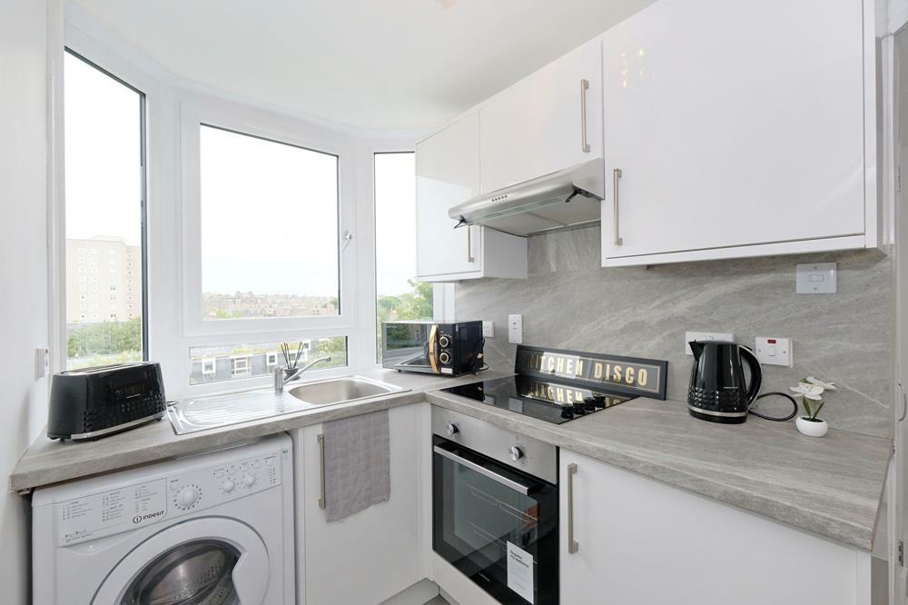 Additional image 7 of Summerfield Terrace, Top Floor Right, AB24