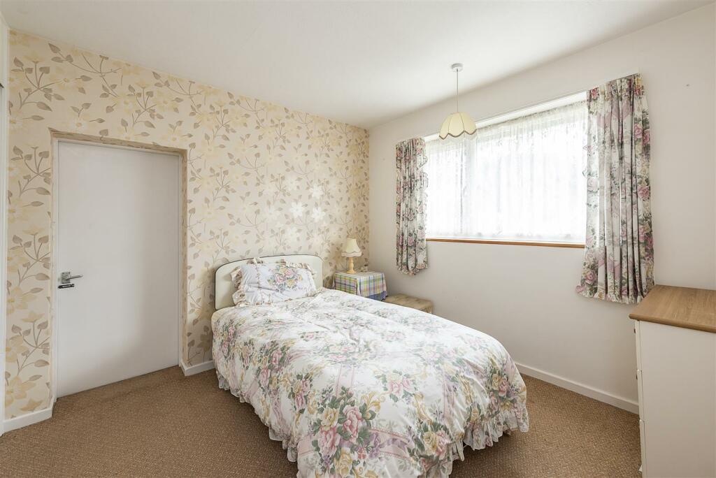 Additional image 9 of Swans Close, St. Albans