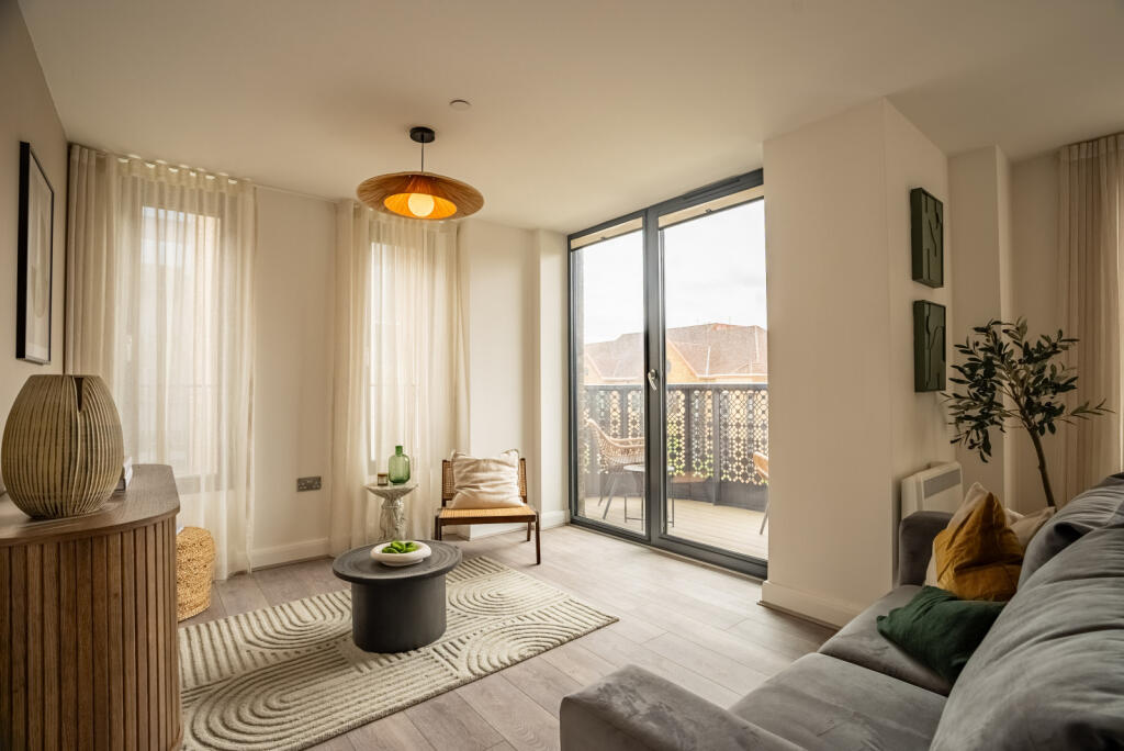 Bricket Road, St. Albans, Hertfordshire, AL1