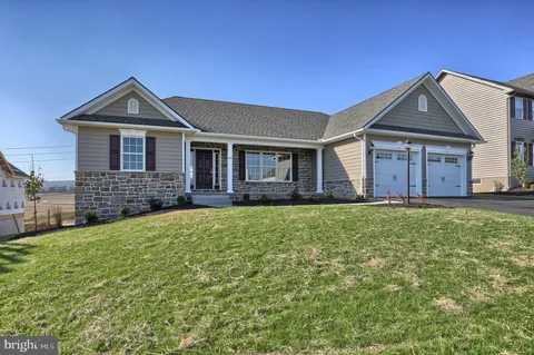 013 Dream Drive, Lebanon, PA 17046