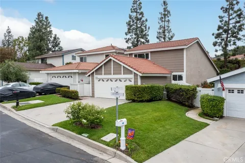 Primary image of 924 S Lake Summit Drive, Anaheim Hills, CA 92807